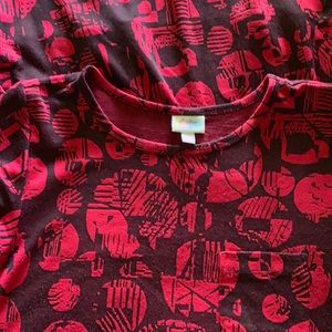 Pick and black woven pattern